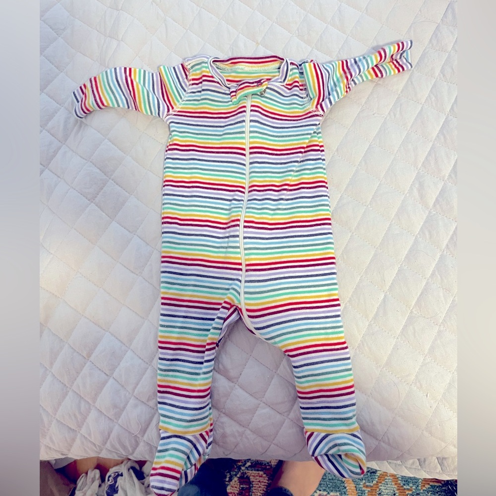 Primary Organic zip footie in Rainbow